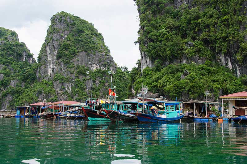 17 - Vietnam - Bahia de Halong - pueblo flotante